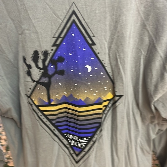 Men’s Nature Backs LS tee shirt. Gray XL. NWT. - Picture 3 of 6